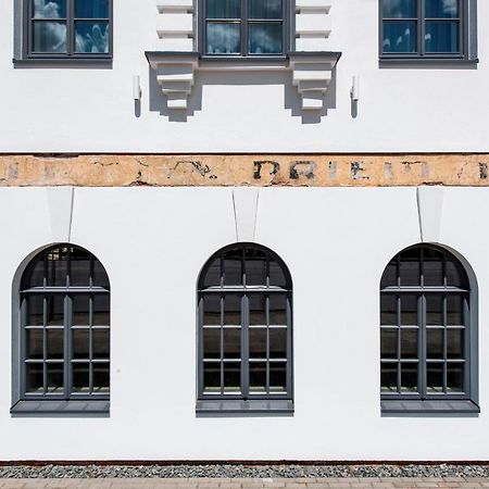 Small Attic Rooms In Kaunas Old Town Exterior photo