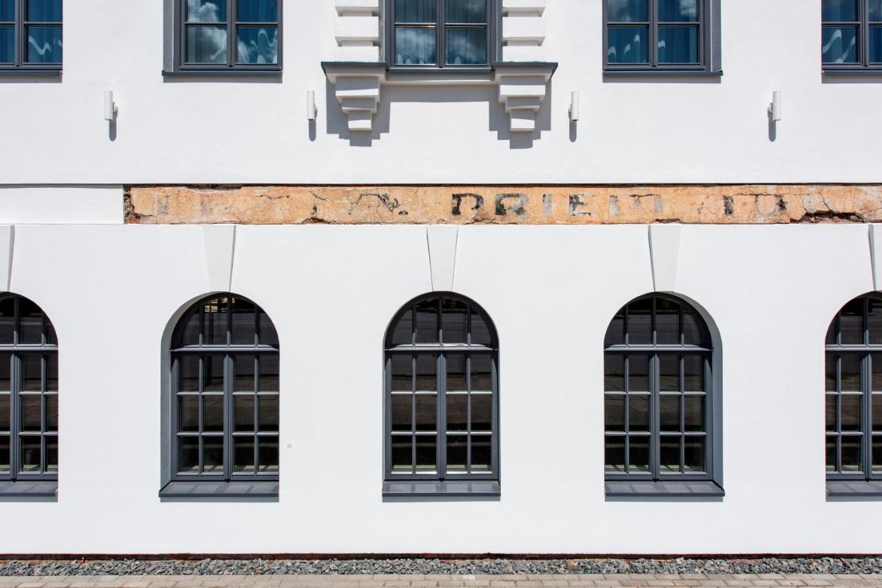 Small Attic Rooms In Kaunas Old Town Exterior photo