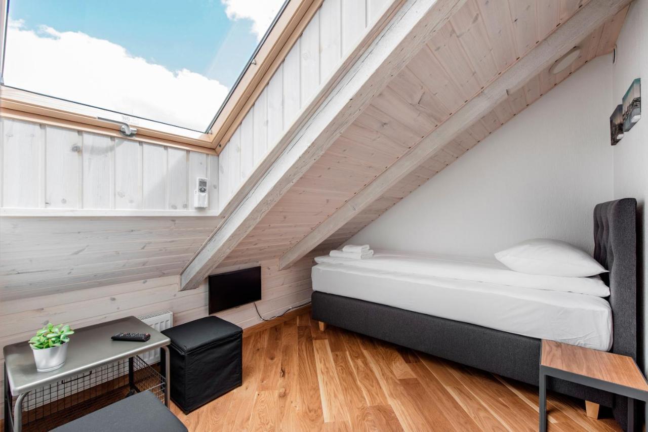 Small Attic Rooms In Kaunas Old Town Exterior photo
